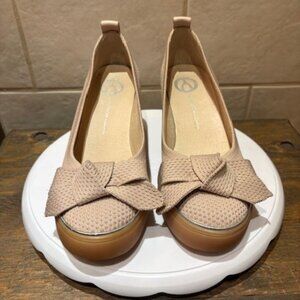 The Wishbone Collection Bowknot Wedge Platform Shoes Size 8.5